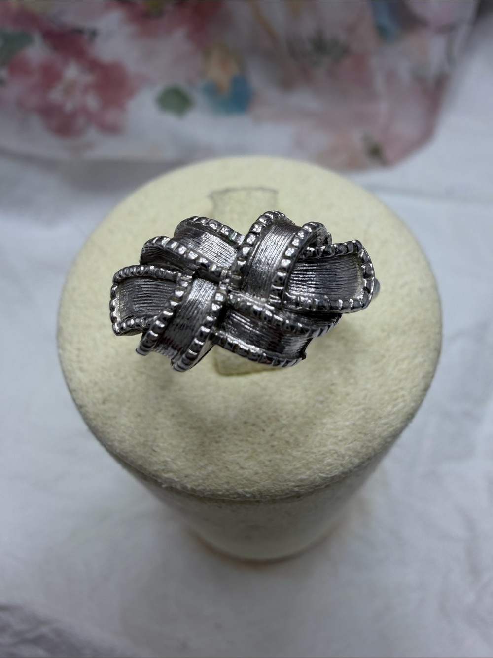 Vintage Avon Silver Knot Ribbon Ring #442R